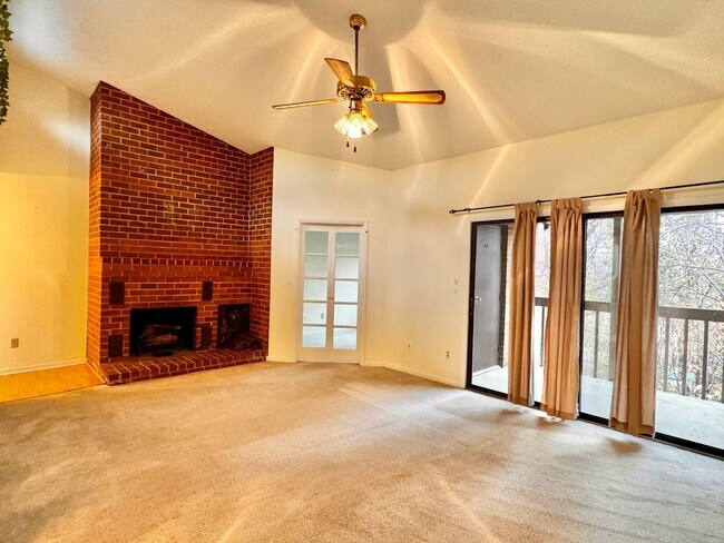 Building Photo - 125 Turtle Creek Rd
