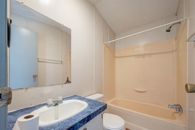 Building Photo - 13202 Hilltop Ct