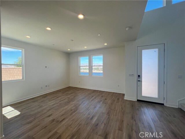 Building Photo - 36318 Warren Dr