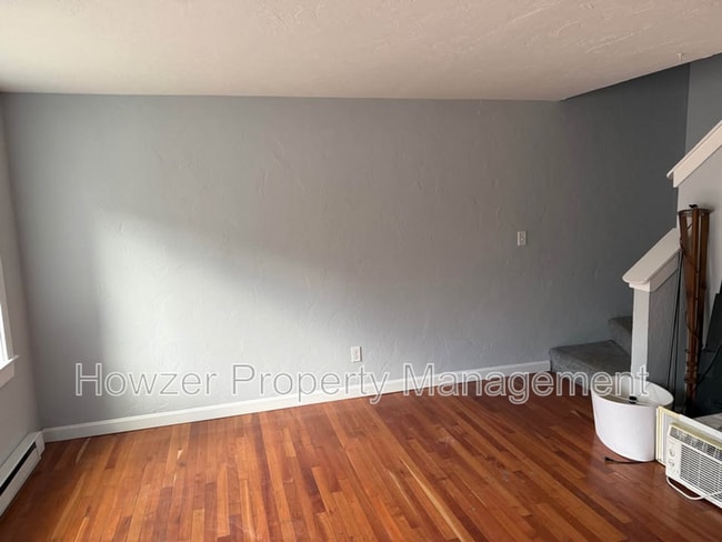 Building Photo - 10 Pine Grove Ave