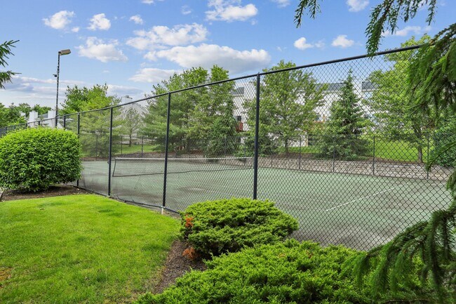 Building Photo - 41 Burlington Ct