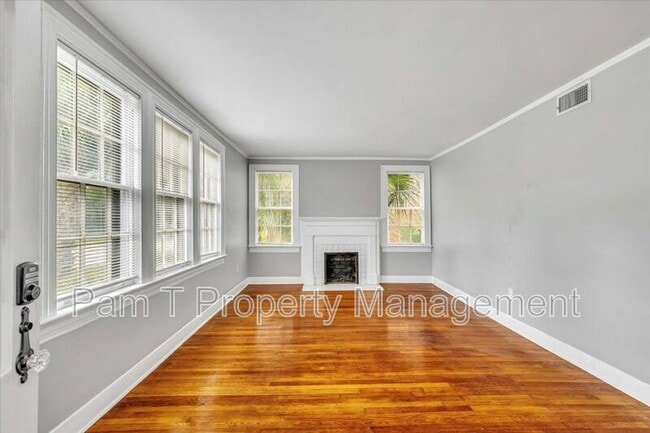 Building Photo - 740 E.45th St. #2