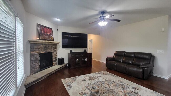 Building Photo - 5295 Rustic Ct