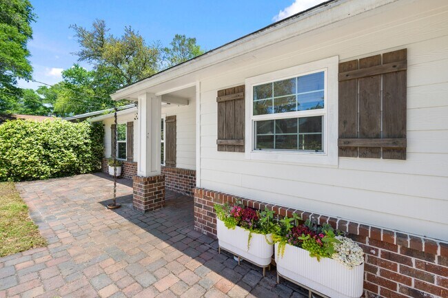 Building Photo - 419 Morningbird Ct