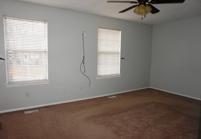 Building Photo - Charming 3Bed/2.5 Bath in Nottingham!
