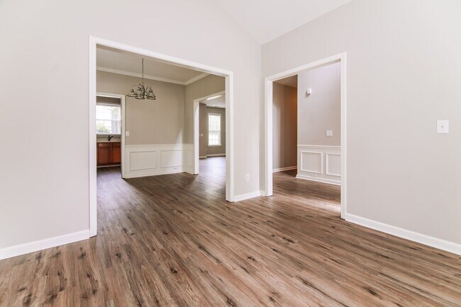 Building Photo - 9301 Doss Ct
