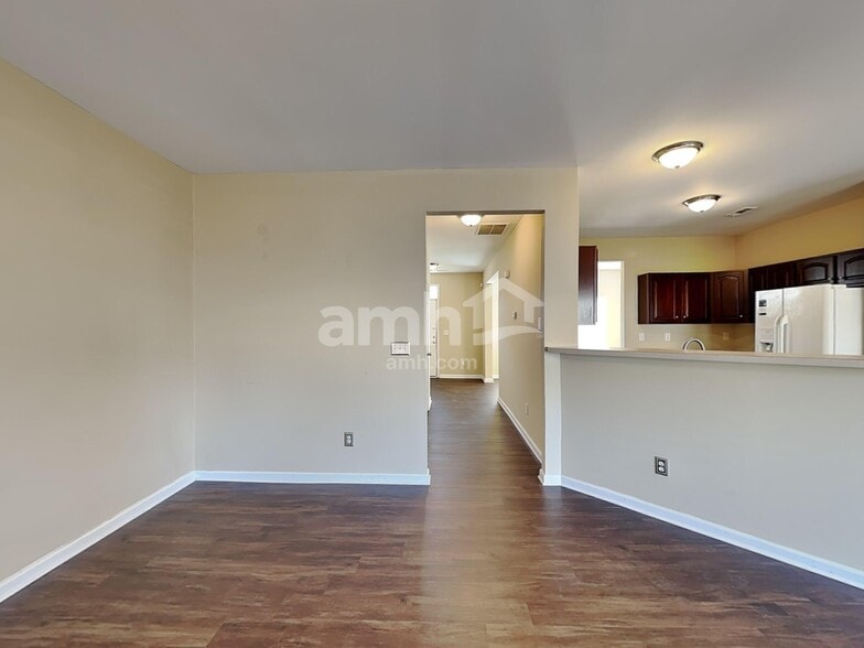 Building Photo - 124 Barrington Dr