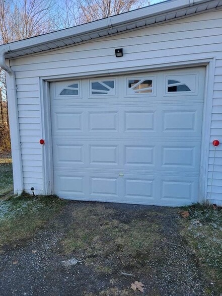 Garage - 184 S Main St