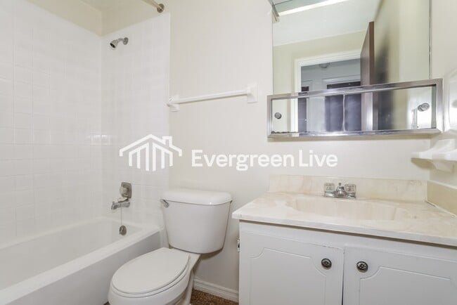 Building Photo - 8654 Belle Chase Dr