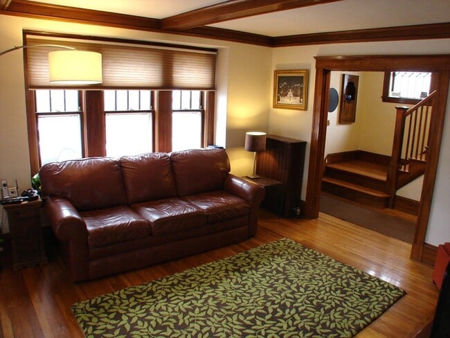 Building Photo - 128 Brooks Ave