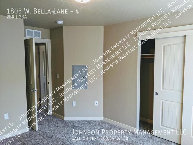 Building Photo - 1805 W Bella Ln