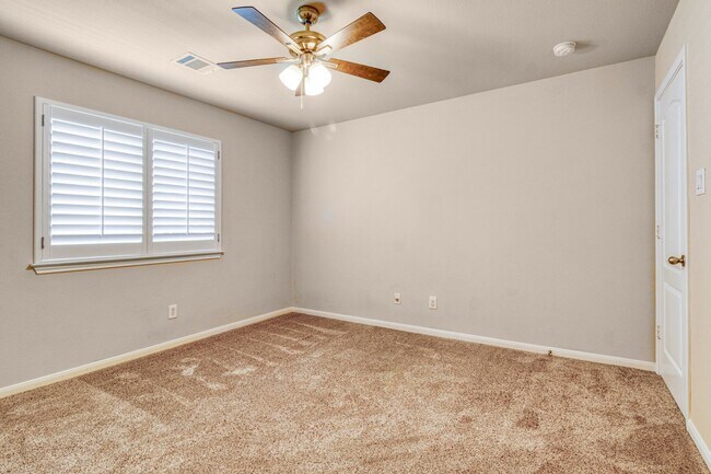Building Photo - 8707 Roswell Ridge