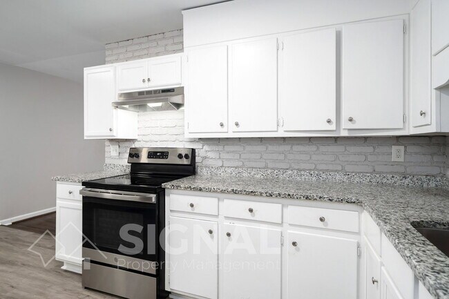 Building Photo - 5114 Beacon Dr