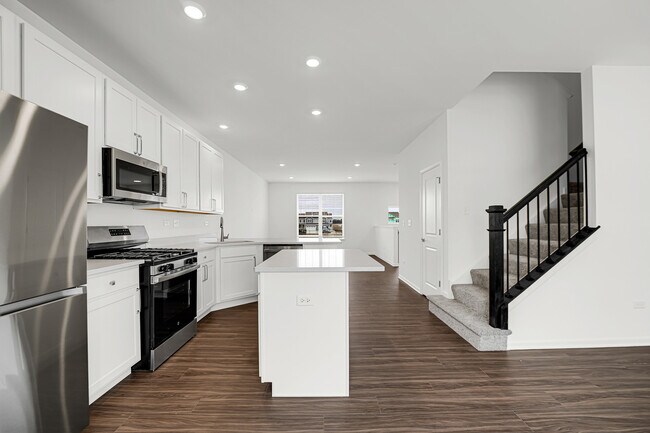 Building Photo - 25720 W Yorkshire Dr