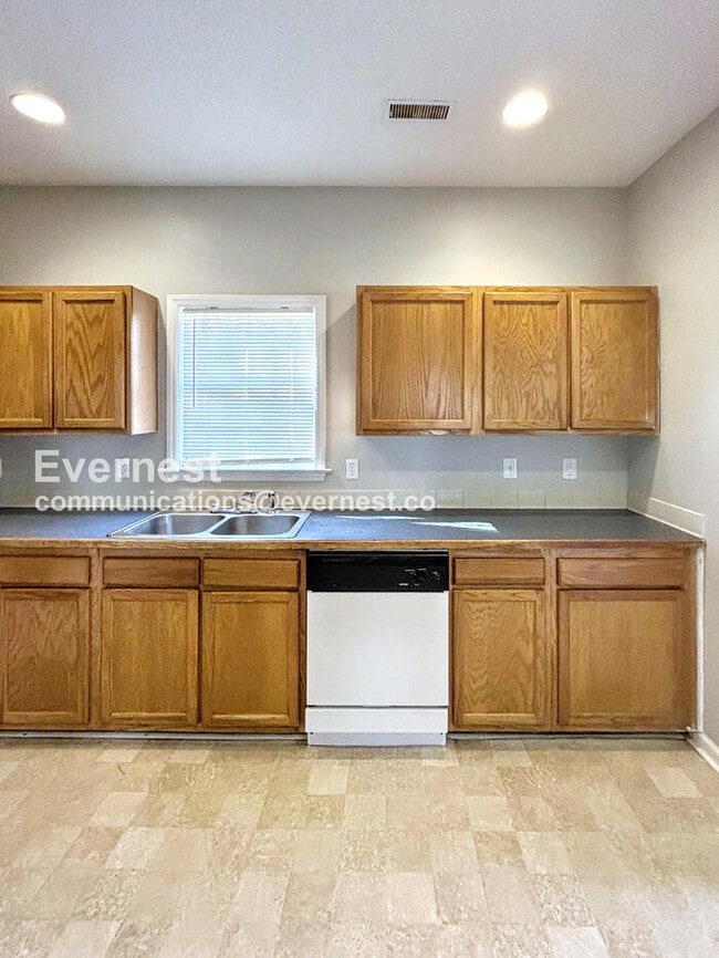 Building Photo - 4350 Wakeman Dr