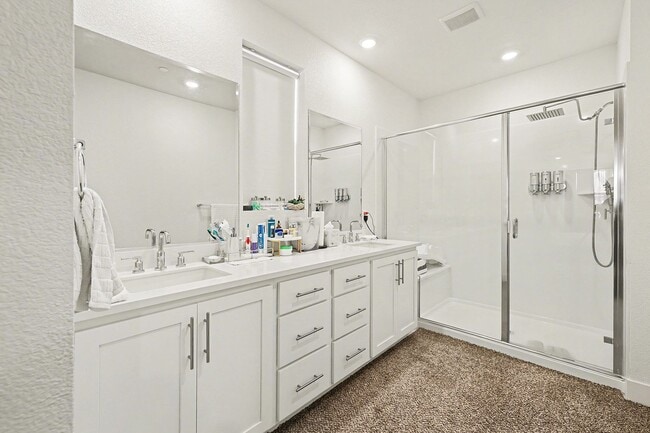 Building Photo - Newer Home Available in Tracy Hills