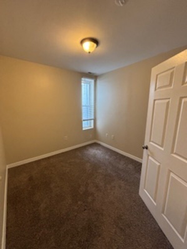 Building Photo - 212 S Loudon Ave