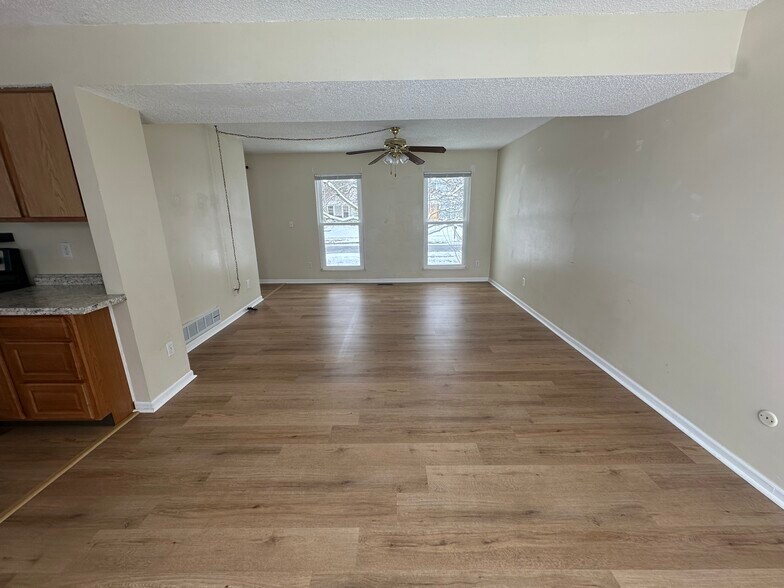 Building Photo - 5336 Bonner Dr