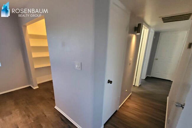 Building Photo - Charming 3-Beds, 1.25-Bath Single-Level Home in Apache Junction!