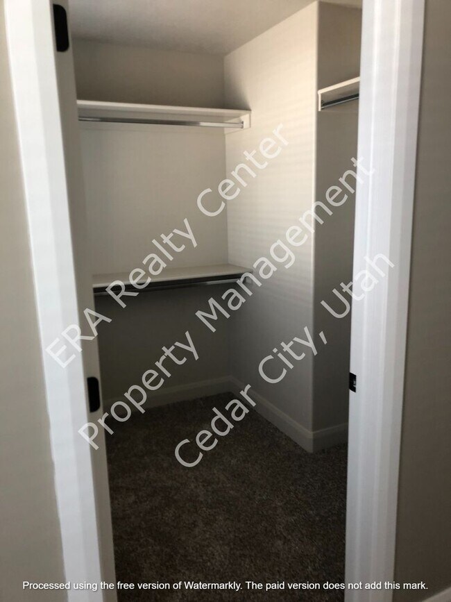 Building Photo - 485 1425 N St