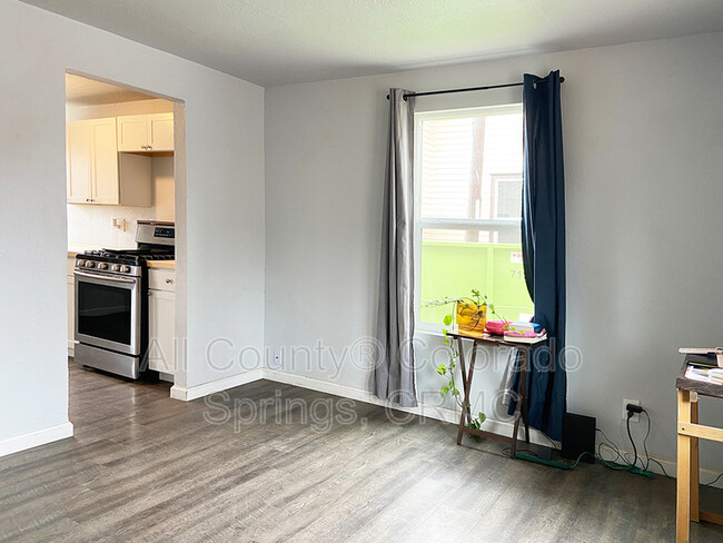 Building Photo - 26 W Brookside St
