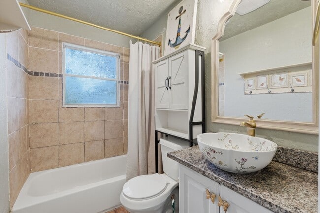 Building Photo - 11757 Calvary Rd