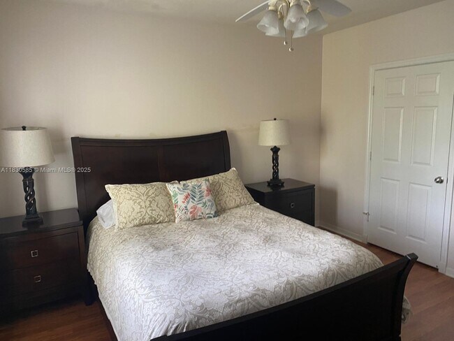Building Photo - 6475 Emerald Dunes Dr