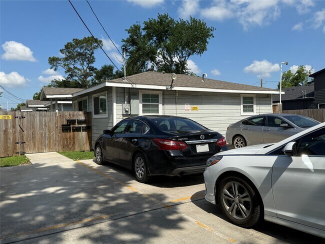 Building Photo - 8510 Safeguard St