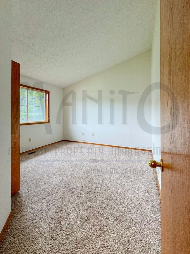 Building Photo - **COMING SOON** Sprawling Glenngrae Gated Community