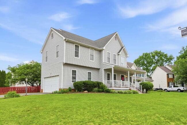 Building Photo - Updated 4 Bedroom + Office Home in Rivers Bend with 2-Car Garage – $3,000/mo