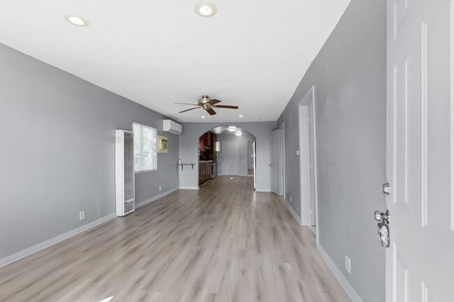 Building Photo - 13359 Filmore St