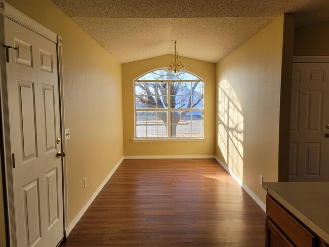 Building Photo - 1111 Tunbridge Dr