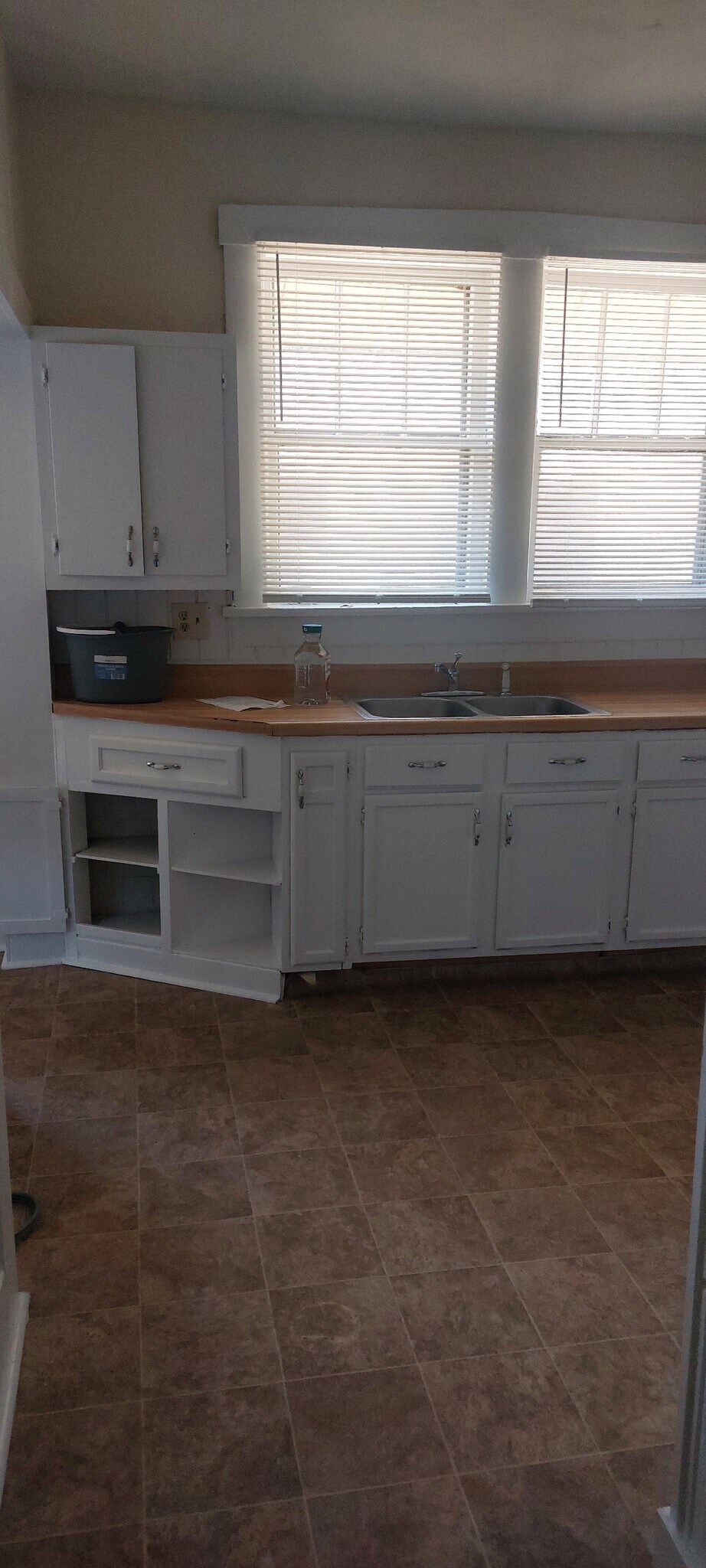 Building Photo - 1530 Waverly Ave