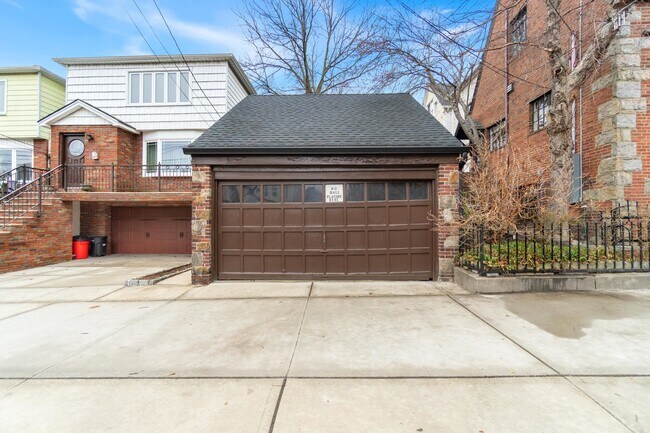 Building Photo - 2314 Palisade Ave