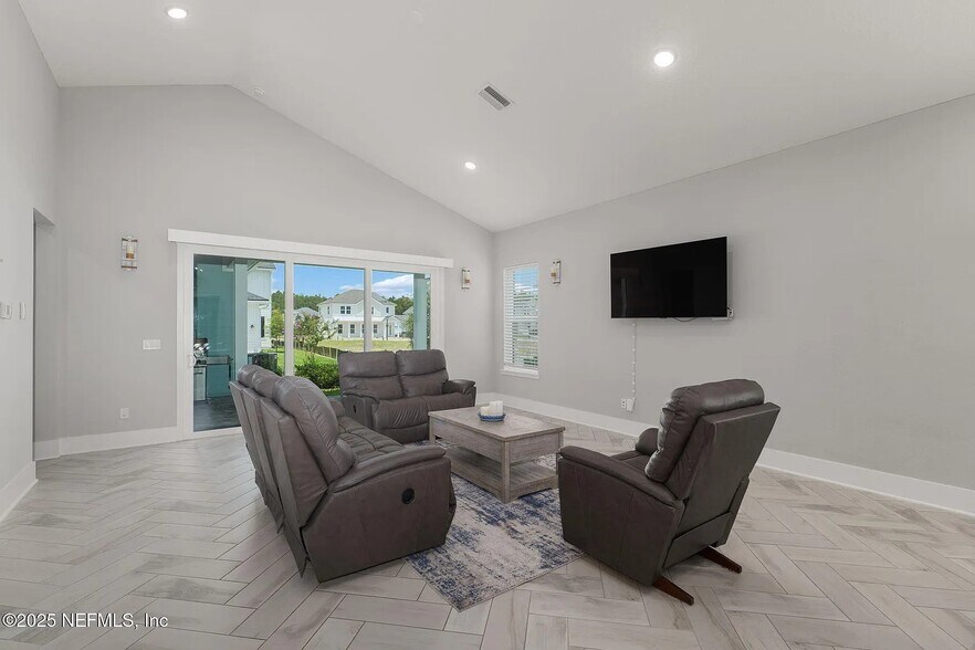 Building Photo - 40 Blue Hampton Dr