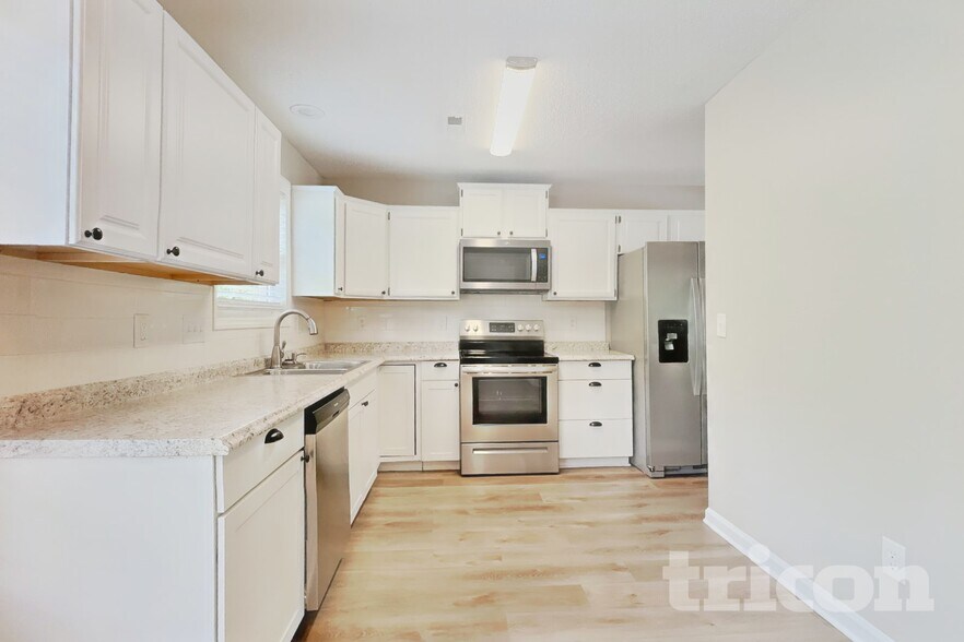 Building Photo - 5708 Green Apple Dr