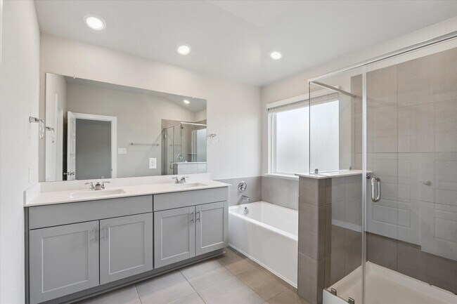 Building Photo - 1510 King Rnch Rd