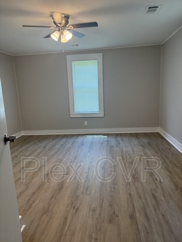 Building Photo - 6 Linwood Ct