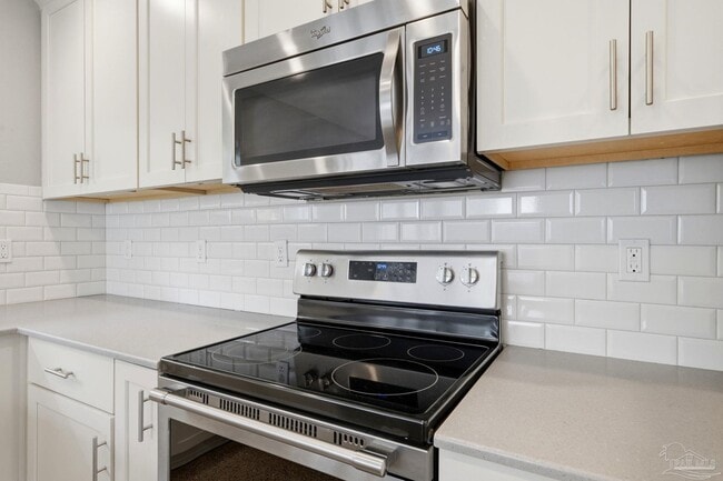 Building Photo - 302 Loruna Dr