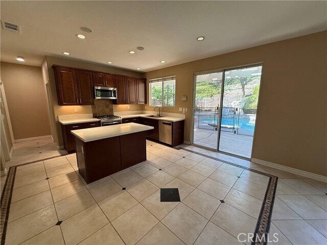 Building Photo - 23 Via Berrendo