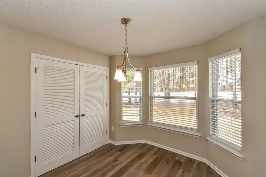 Building Photo - 146 Edison Dr