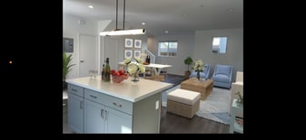 Building Photo - 1260 E Santa Clara St