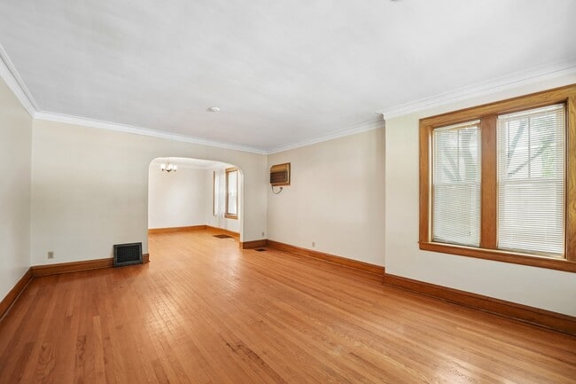 Building Photo - 3801 N Lawndale Ave