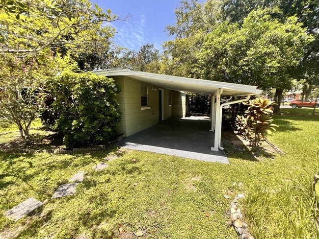 Primary Photo - 1212 Jamajo Blvd