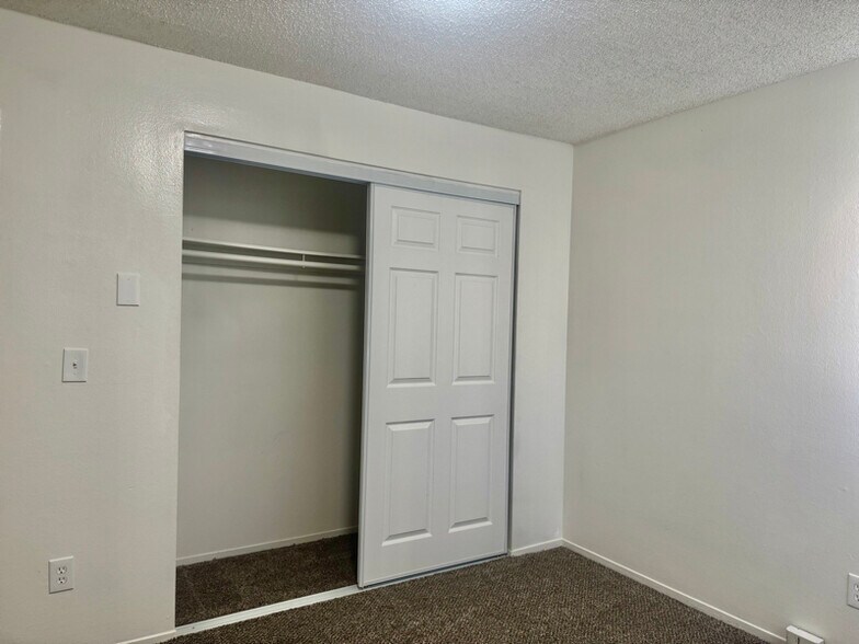 Building Photo - 16862 Lynn Lane
