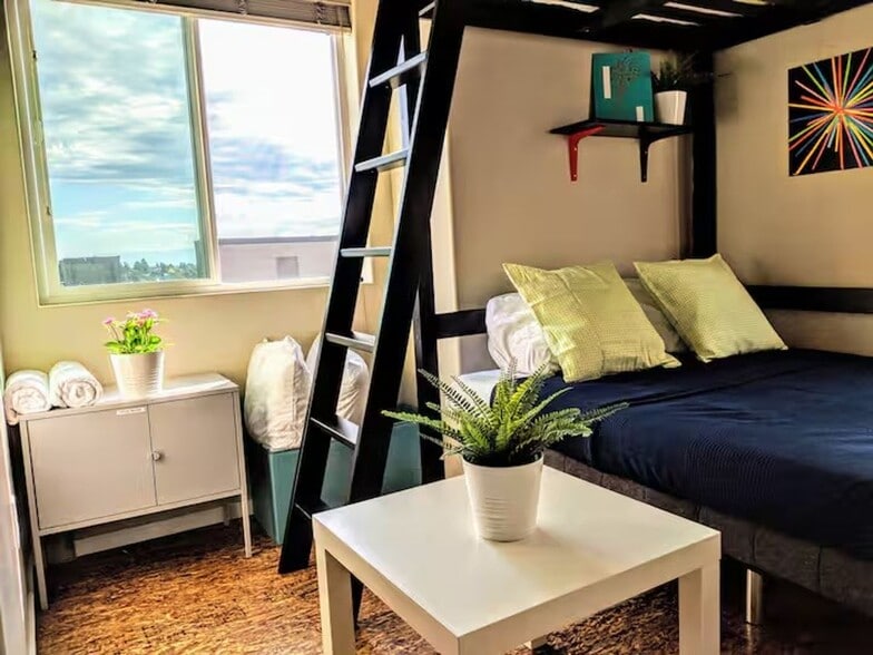 Primary Photo - Soleil Apartments