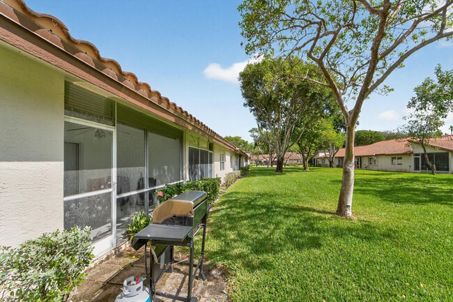 Building Photo - 6070 Sunny Manor Ct