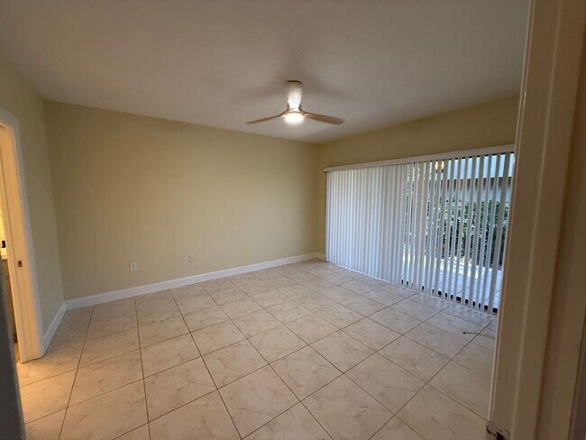 Building Photo - Lake Arrowhead 2 bedroom / 2 bath Condo