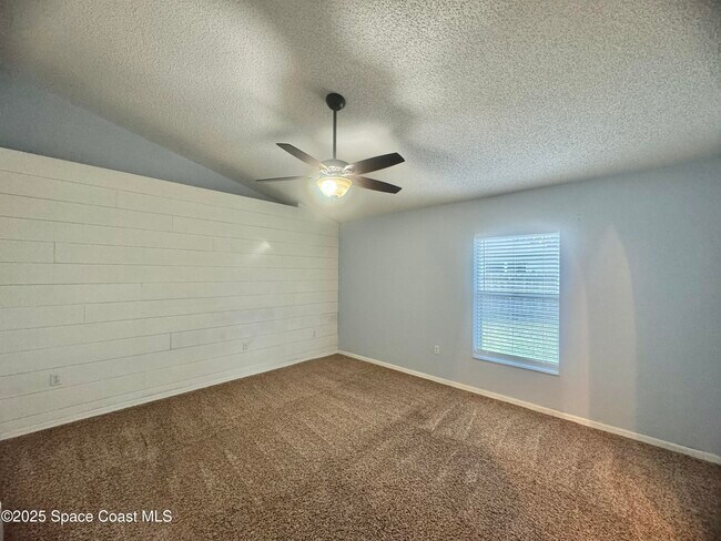 Building Photo - 4726 Four Lakes Dr