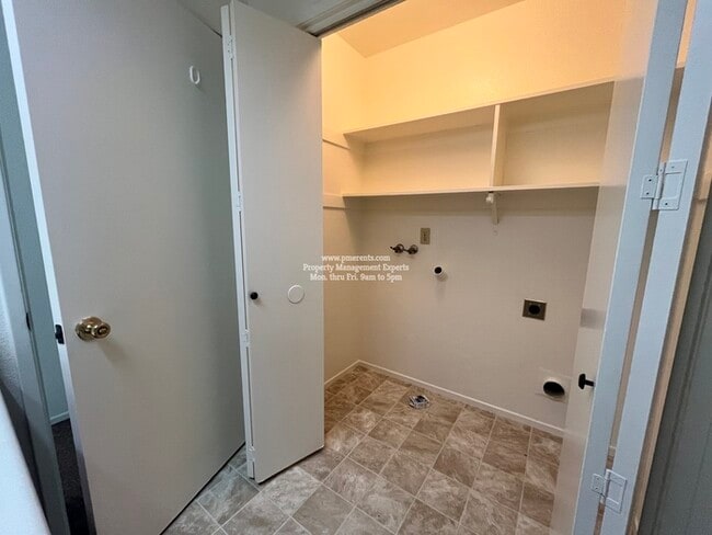 Building Photo - 6019 Carolina Cir